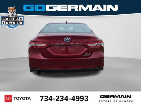 Used 2020 Toyota Camry XLE w/ Sunroof Package FWD image 10