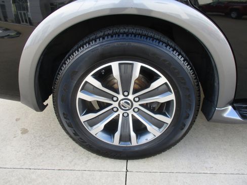 Used 2020 Nissan Armada SL w/ Premium Package image 11