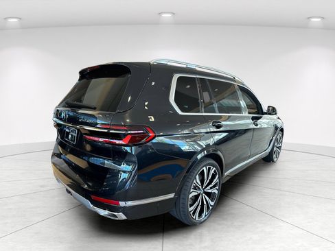 New 2027 BMW X7 xDrive40i w/ Premium Package AWD/4WD image 3