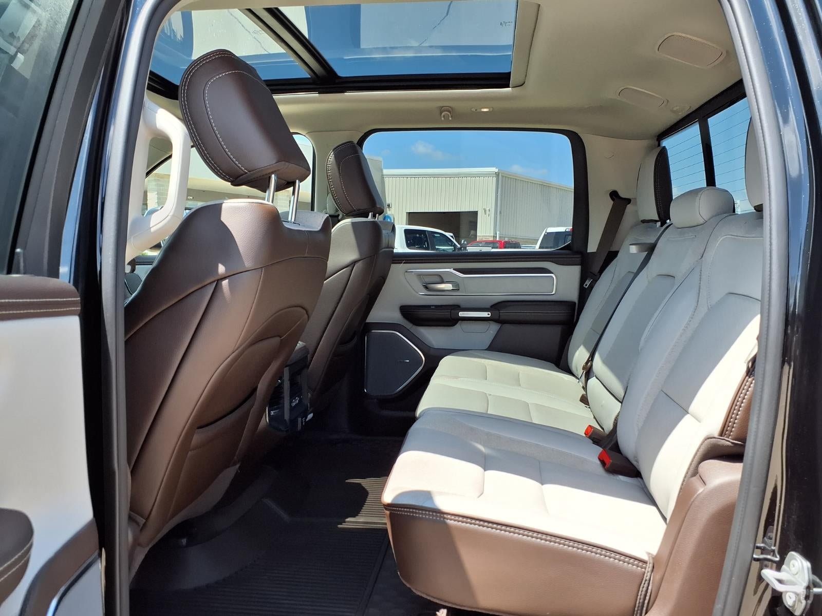 Used 2025 RAM 1500 Laramie AWD/4WD image 29