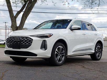 Used 2025 Audi Q5 Premium w/ Convenience Package