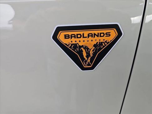 New 2025 Ford Bronco Badlands image 11