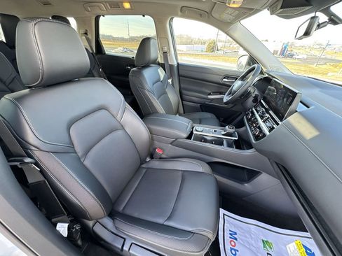 New 2026 Nissan Pathfinder SL w/ SL Premium Package AWD/4WD image 26