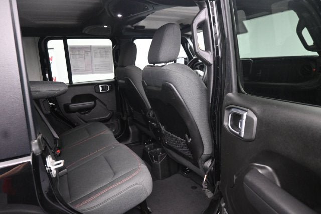 Used 2024 Jeep Wrangler Unlimited Rubicon AWD/4WD image 15