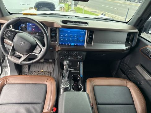 Used 2021 Ford Bronco Outer Banks w/ Sasquatch Package image 12