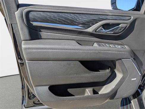 Used 2024 GMC Yukon XL Denali w/ Advanced Technology Package image 22