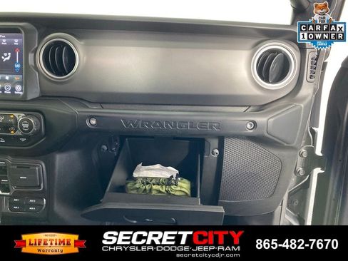 Used 2023 Jeep Wrangler Unlimited Rubicon 4xe w/ Cold Weather Group AWD/4WD image 32