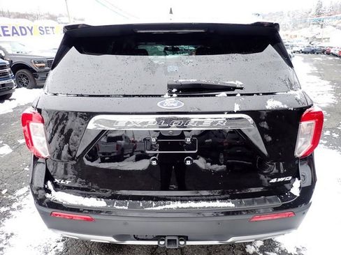 Certified 2024 Ford Explorer XLT w/ Equipment Group 202A image 7