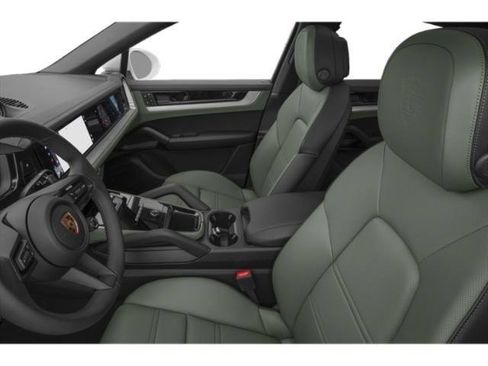 Used 2025 Porsche Cayenne Turbo image 11