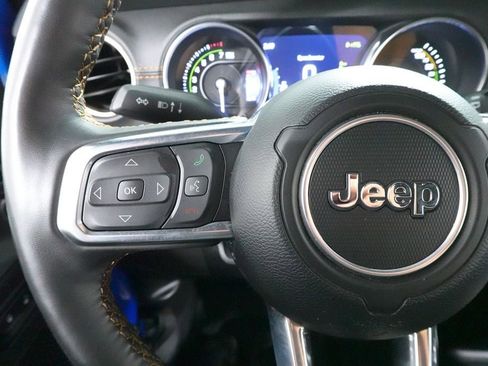 Used 2023 Jeep Wrangler Unlimited Sahara AWD/4WD image 14