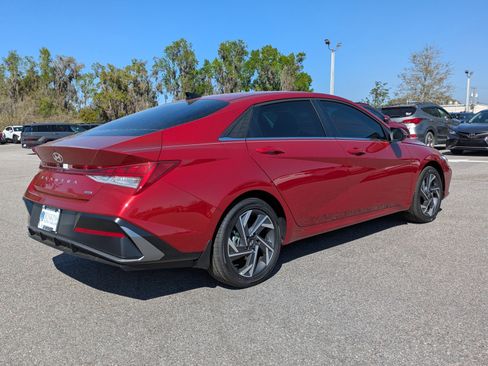 New 2025 Hyundai Elantra Limited image 5