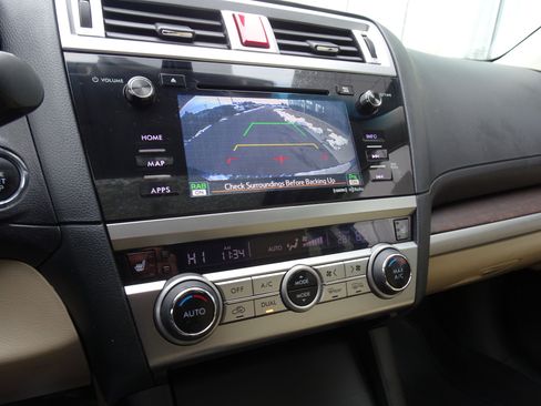 Used 2017 Subaru Outback 2.5i Limited image 19