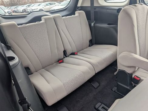 Used 2012 MAZDA MAZDA5 Sport image 18