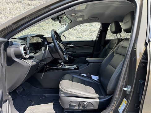 Used 2024 Chevrolet Trax ACTIV w/ Driver Confidence Package FWD image 23