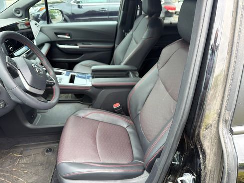 Used 2025 Toyota Sienna XSE w/ XSE Premium Package AWD/4WD image 7