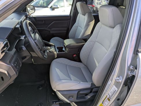 Used 2025 Toyota Tacoma SR5 image 7