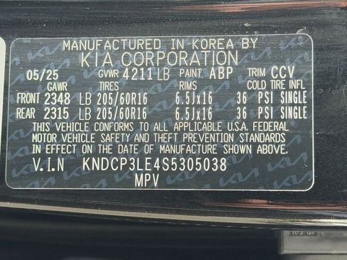 Used 2025 Kia Niro LX FWD image 36