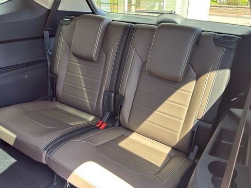 New 2025 Volkswagen Atlas SEL image 17