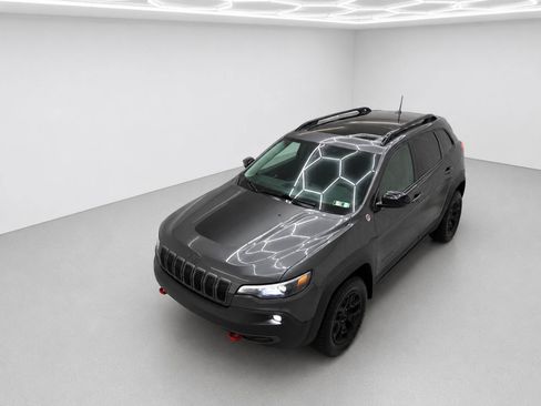 Used 2022 Jeep Cherokee Trailhawk w/ Sun, Sound & Nav Group AWD/4WD image 35