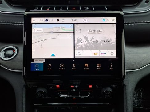 New 2025 Jeep Grand Cherokee Limited w/ Black Appearance Package AWD/4WD image 10