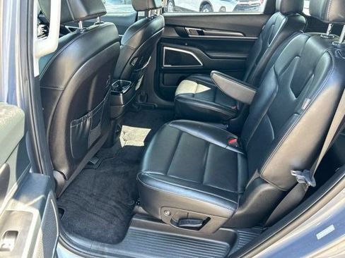 Used 2025 Kia Telluride S FWD image 41