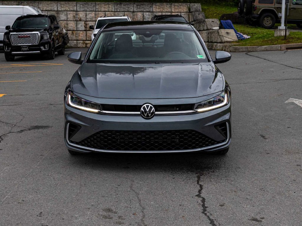 Used 2026 Volkswagen Jetta SE FWD image 2