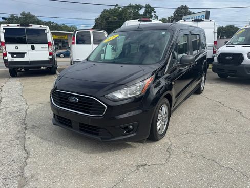 Used 2021 Ford Transit Connect XLT FWD image 4
