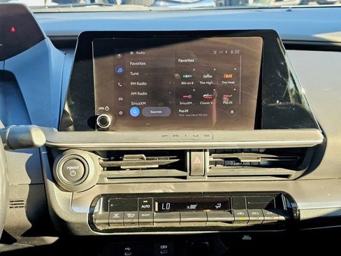 Used 2023 Toyota Prius LE FWD image 37