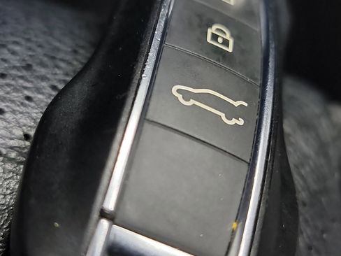 Used 2020 Porsche Cayenne AWD/4WD image 31