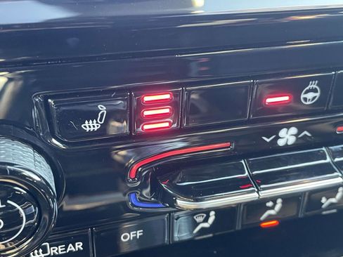 New 2025 Jeep Grand Cherokee L Limited w/ Black Appearance Package image 6