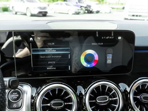 Used 2022 Mercedes-Benz GLB 35 AMG 4MATIC image 9