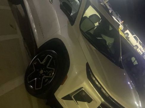 Used 2025 Chevrolet Traverse High Country w/ LPO, Floor Liner Package image 1