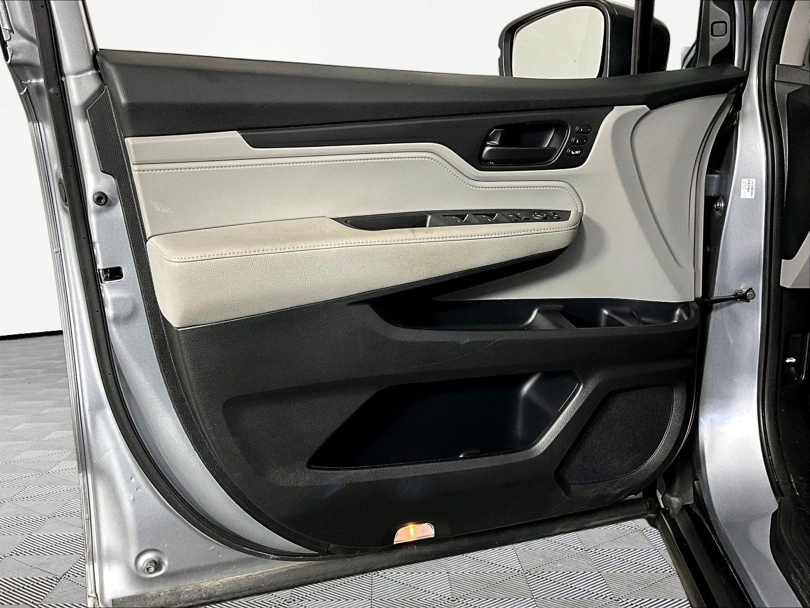 Used 2023 Honda Odyssey EX-L image 19