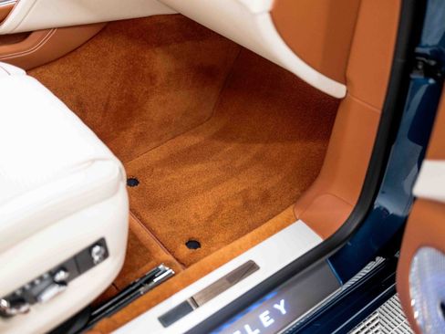 Used 2022 Bentley Flying Spur W12 AWD/4WD image 73