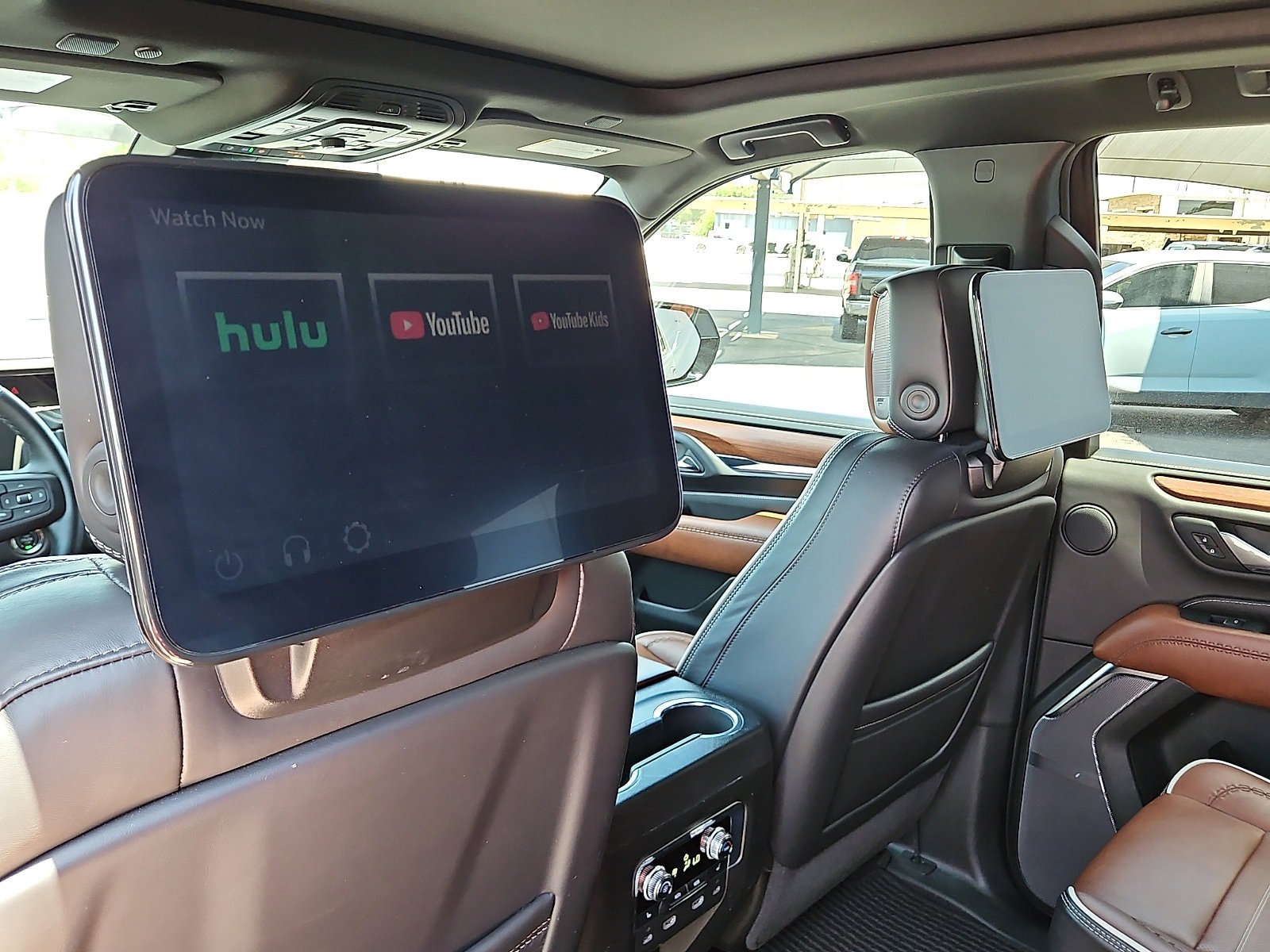 Used 2024 GMC Yukon Denali Ultimate AWD/4WD image 7