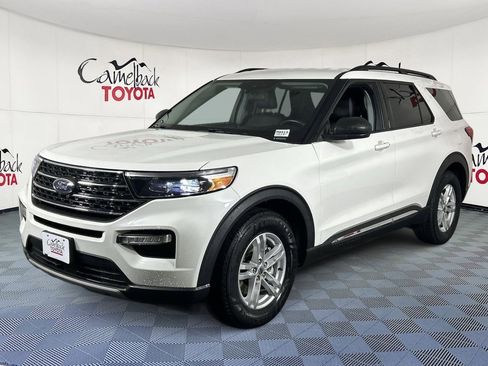 Used 2022 Ford Explorer XLT w/ Equipment Group 202A image 4