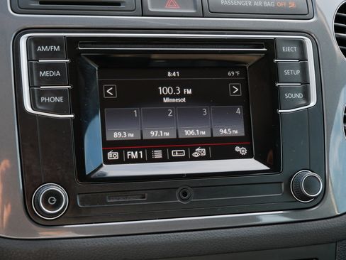 Used 2016 Volkswagen Tiguan S image 22