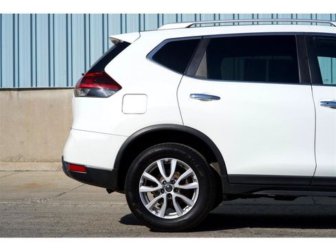 Used 2020 Nissan Rogue SV AWD/4WD image 17