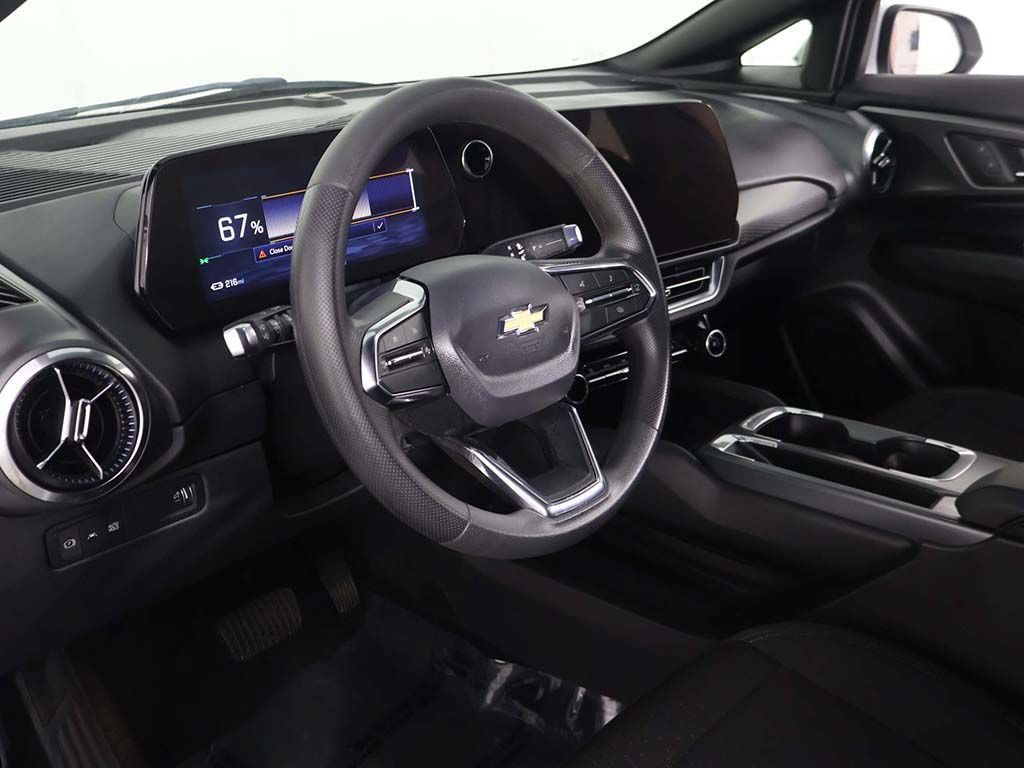 Used 2025 Chevrolet Equinox EV LT FWD image 25
