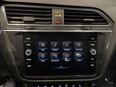 Used 2023 Volkswagen Tiguan SE R-Line AWD/4WD image 22