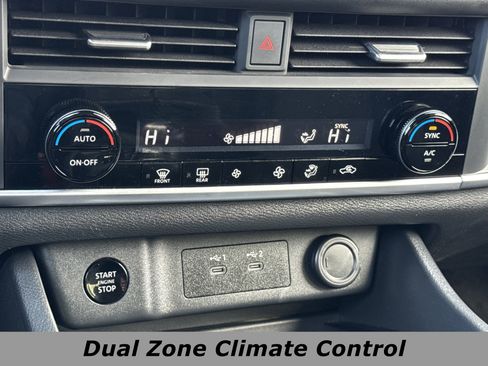 Used 2024 Nissan Rogue SV image 10