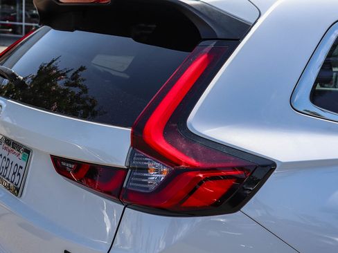Certified 2025 Honda CR-V Sport-L image 9
