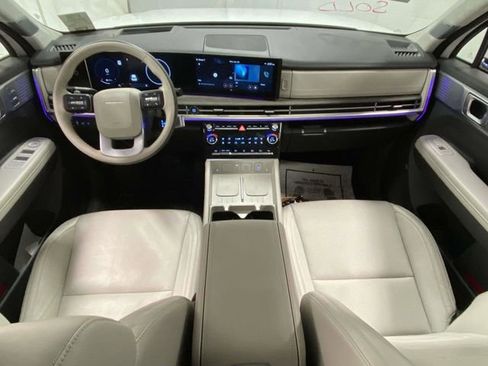 Used 2024 Hyundai Santa Fe Calligraphy image 10