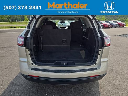 Used 2017 Chevrolet Traverse LT FWD image 15