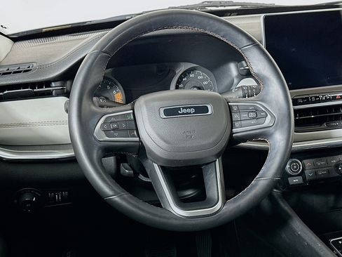 Used 2022 Jeep Compass Limited image 18