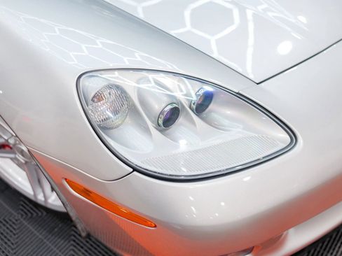 Used 2006 Chevrolet Corvette Z06 RWD image 10