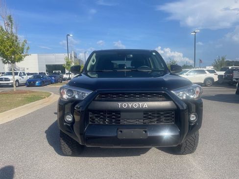 Used 2022 Toyota 4Runner SR5 RWD image 10