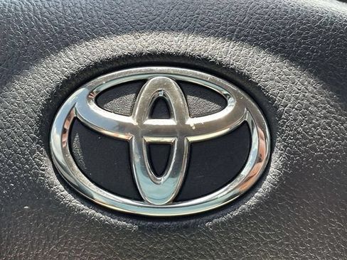 Used 2014 Toyota Corolla LE FWD image 31