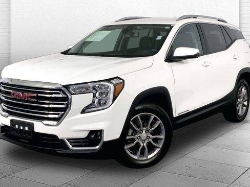 Used 2024 GMC Terrain SLT AWD/4WD image 12