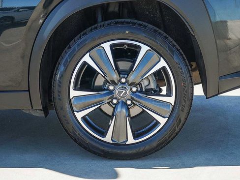 Used 2022 Lexus UX 200 image 10